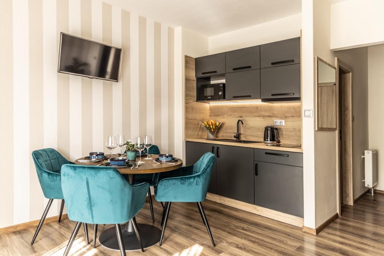 Hotel Demanova Apartments - Dependance Liptovský Mikuláš Exteriör bild
