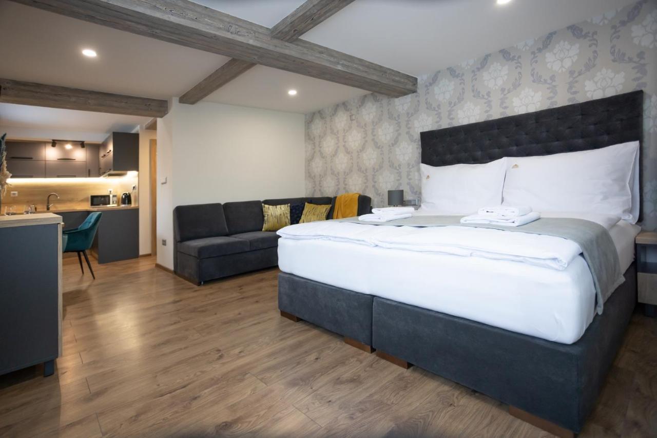 Hotel Demanova Apartments - Dependance Liptovský Mikuláš Exteriör bild