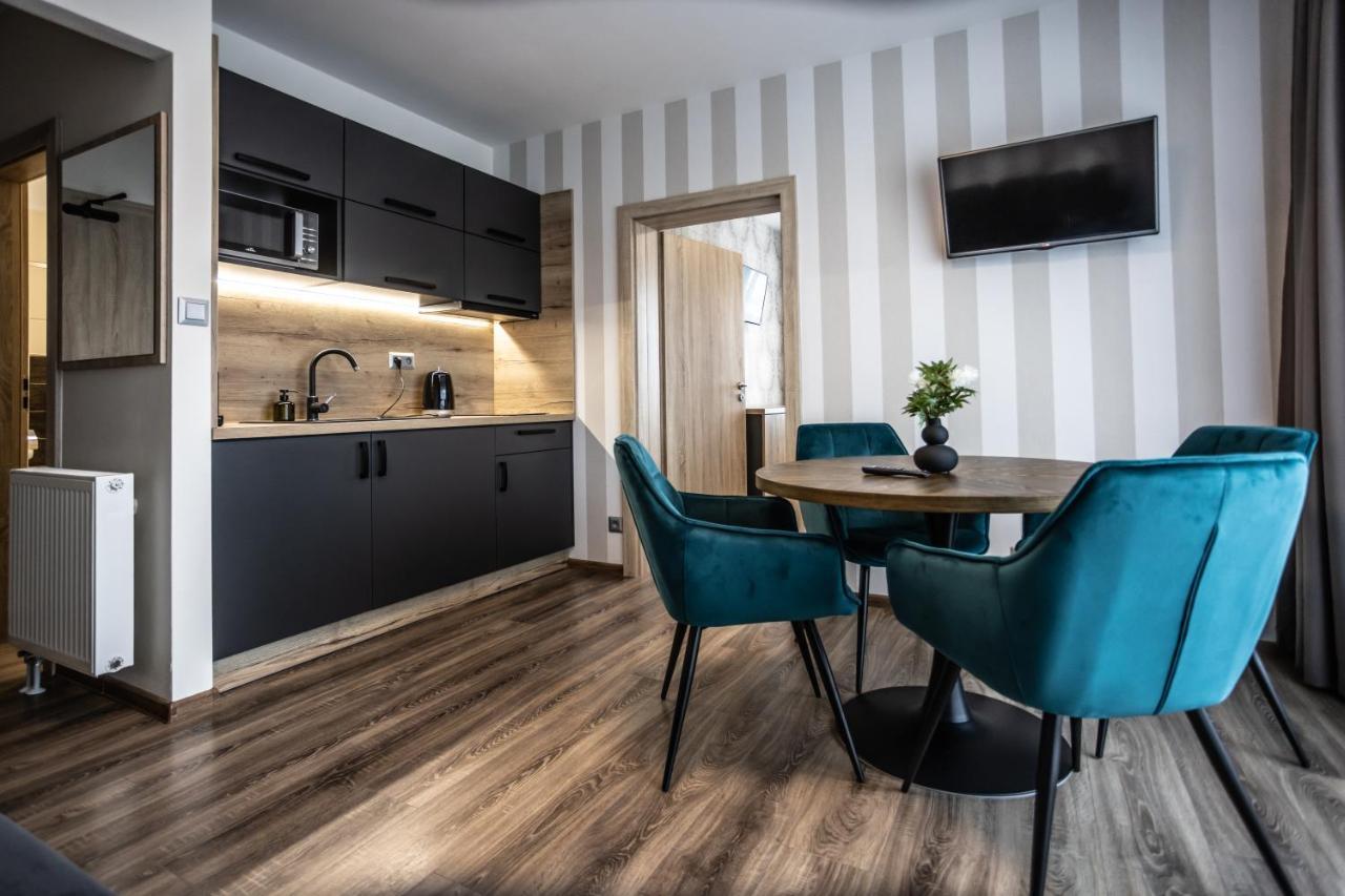 Hotel Demanova Apartments - Dependance Liptovský Mikuláš Exteriör bild