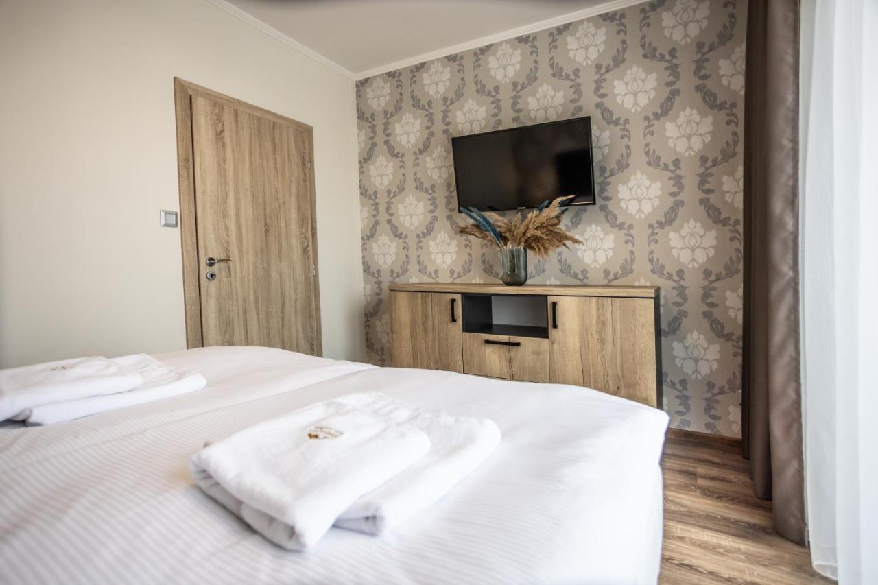 Hotel Demanova Apartments - Dependance Liptovský Mikuláš Exteriör bild