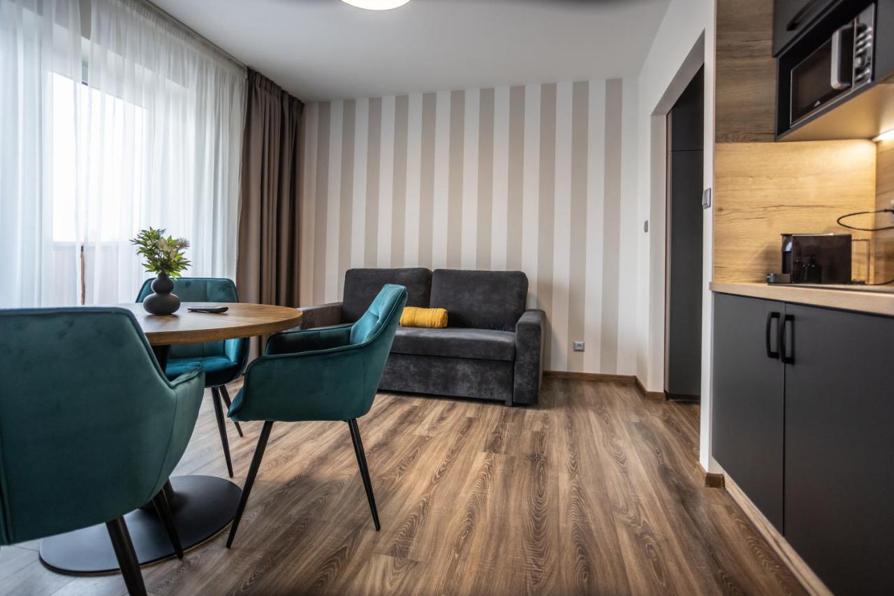 Hotel Demanova Apartments - Dependance Liptovský Mikuláš Exteriör bild