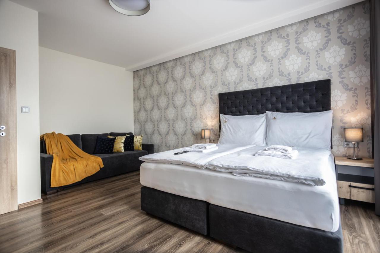 Hotel Demanova Apartments - Dependance Liptovský Mikuláš Exteriör bild